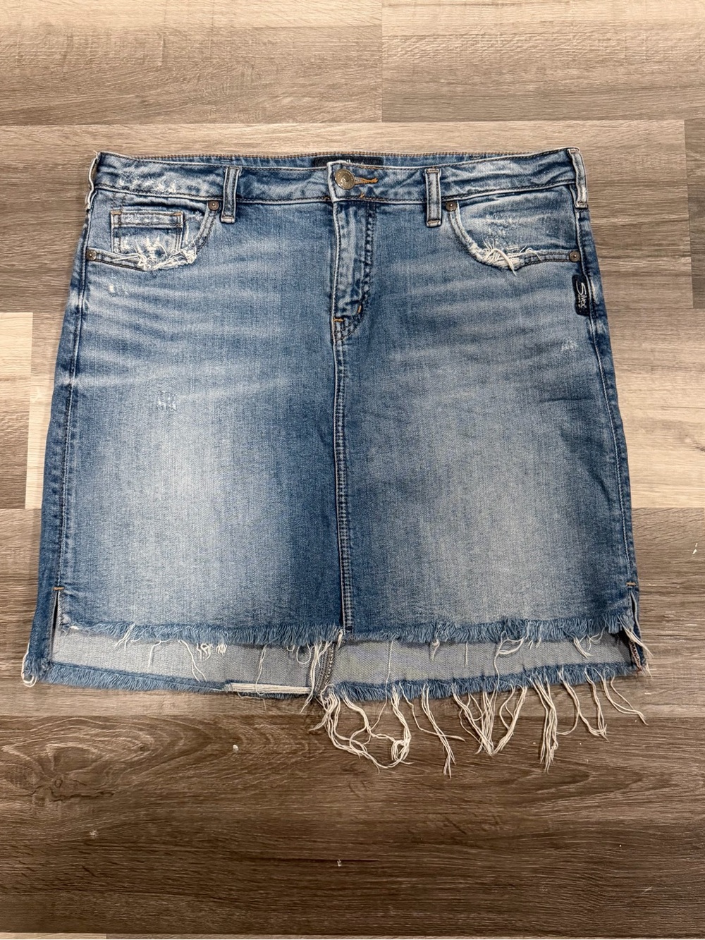 Silver Jeans Co Women's Blue Denim Skirt Francy Casual Frayed Hem Distressed W8